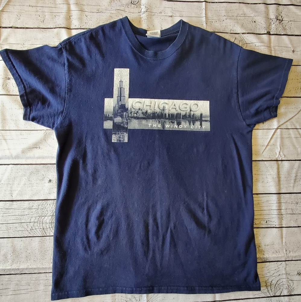 Gildan - Chicago The Windy City Graphic Tee